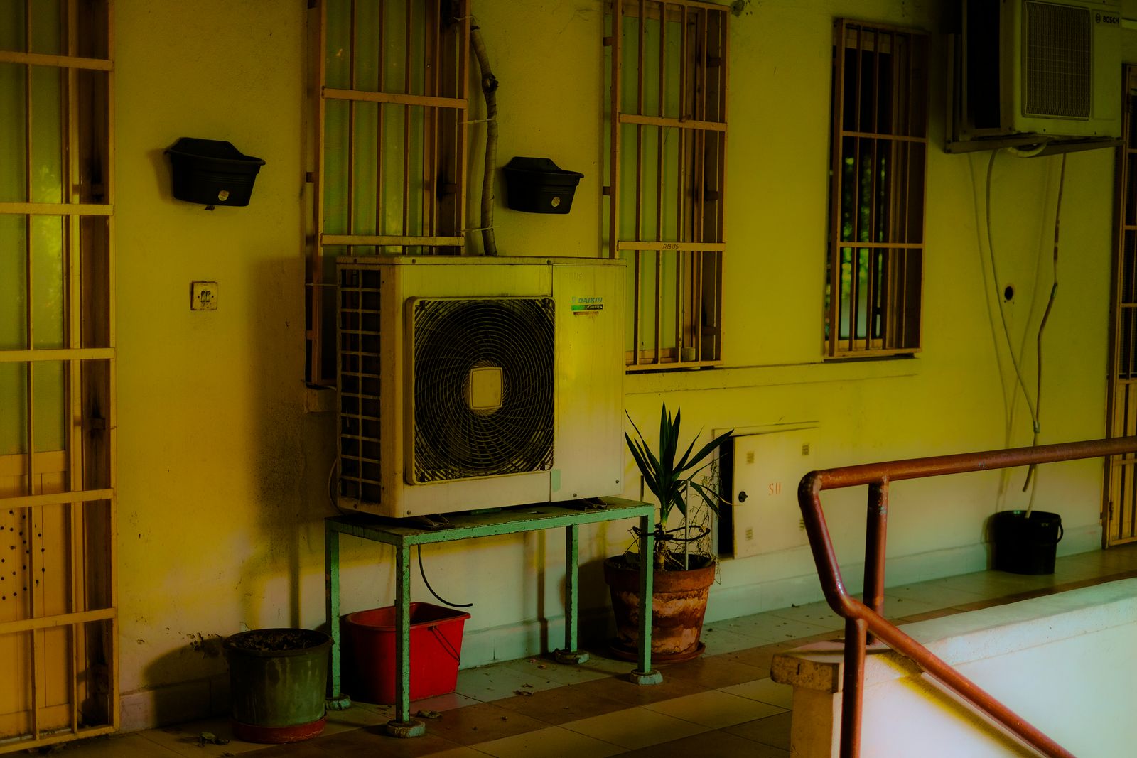 Outdoor air-conditioning equipment